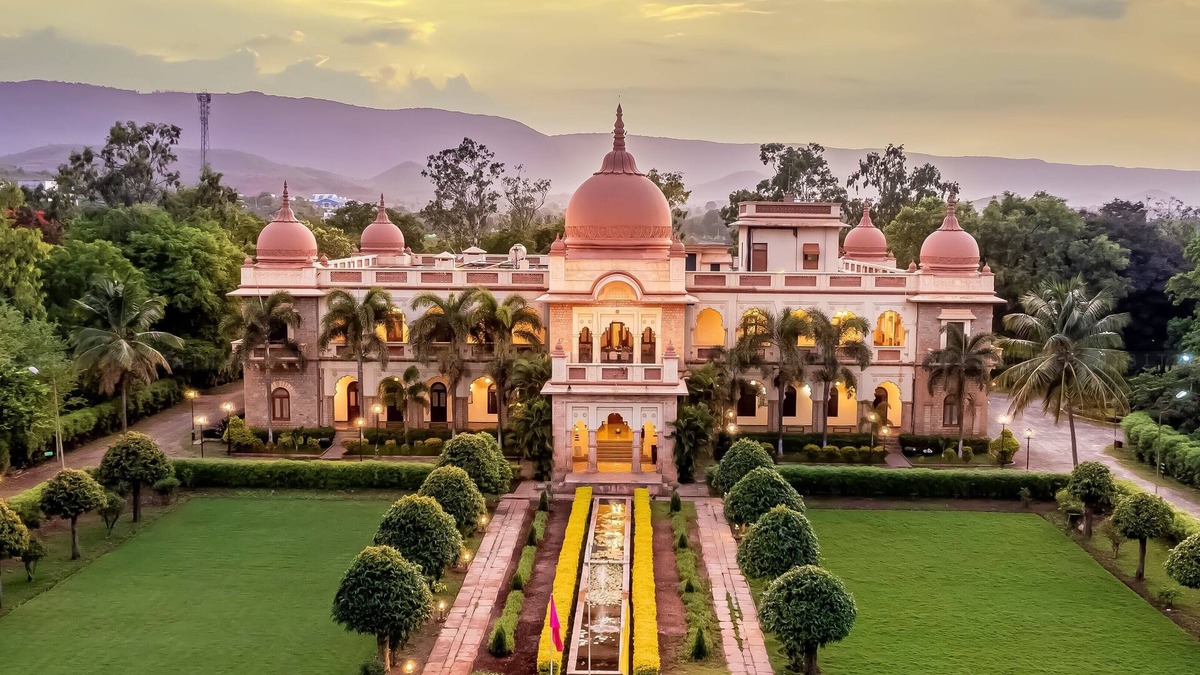 Sandur Hotel | WelcomHeritage Shivavilas Palace