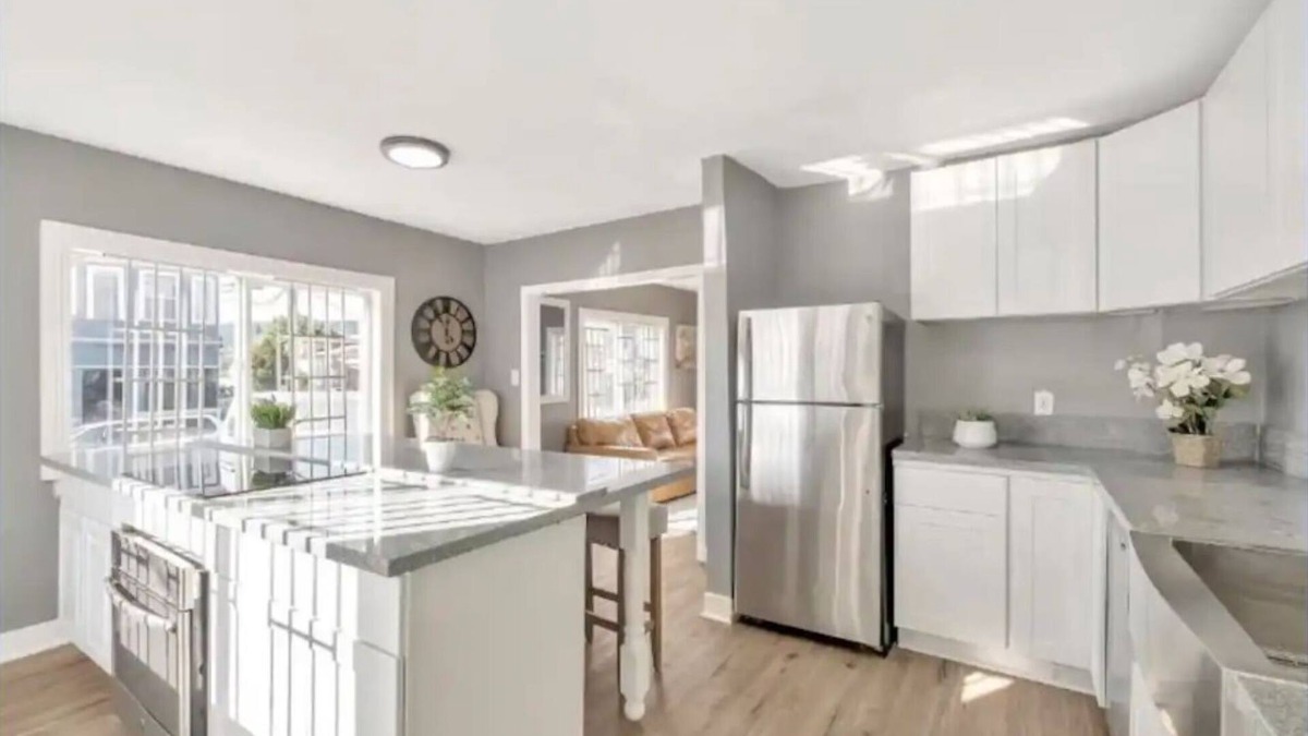 Oakland House | Welcoming 2-bedroom house with AC in Oakland
