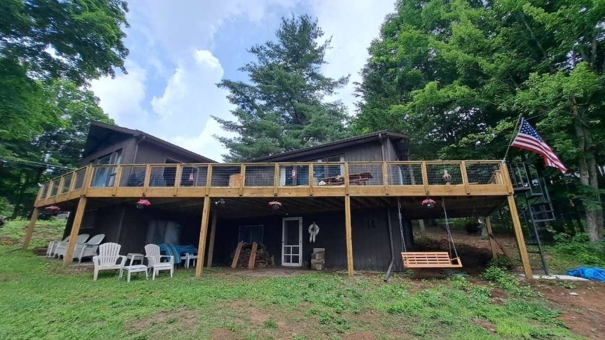 Colton House | Welcoming 3-bedroom house with WiFi in charming Colton