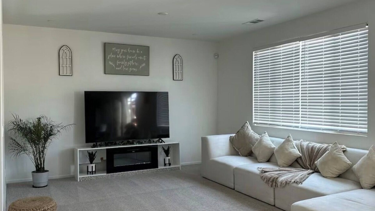 Coachella House | Welcoming 5-bedroom 2.5 restroom house in Coachella