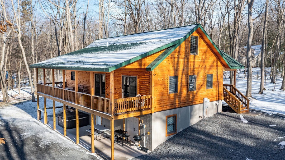 Swanton House | Welcoming 6-bedroom log house in Deep Creek Maryland