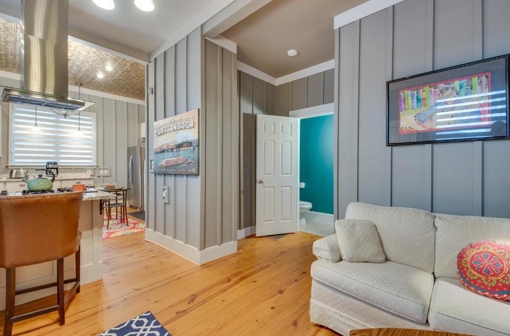Norcross House | Welcoming Norcross Cottage with Deck and Shared Grill!