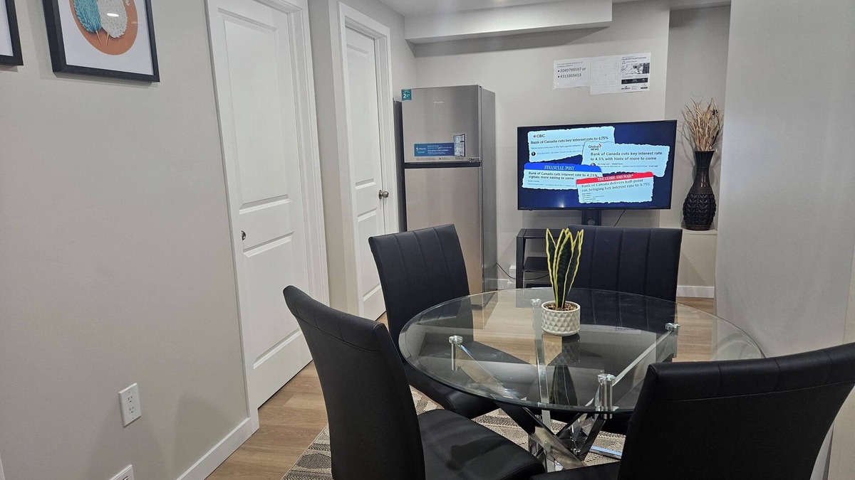 Fort Gary House | Welcoming Private 2 Bedroom Suite