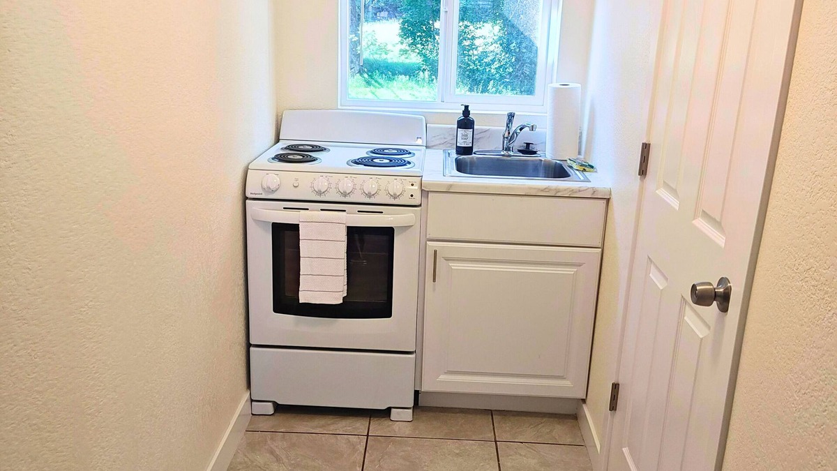West Colorado Springs Apartment | Welcoming studio with AC in marvelous Colorado Springs