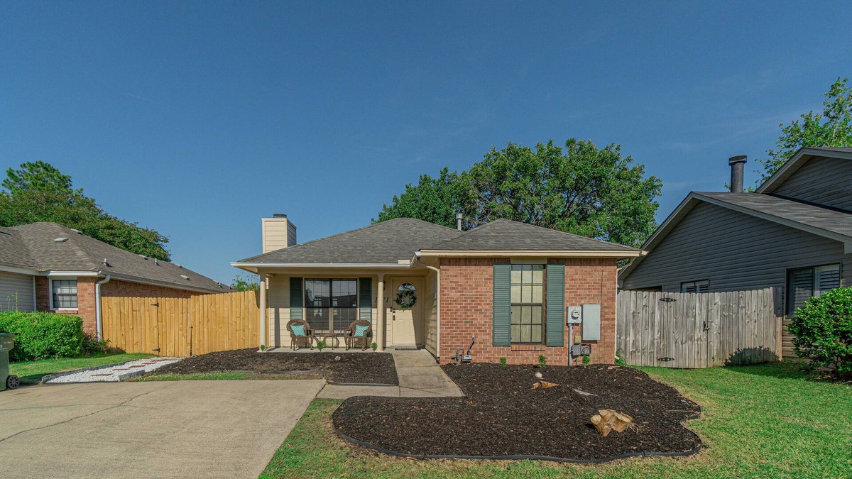 Gunter Afs House | Welcoming Woodmere Wonder, WiFi, Pool & Parking
