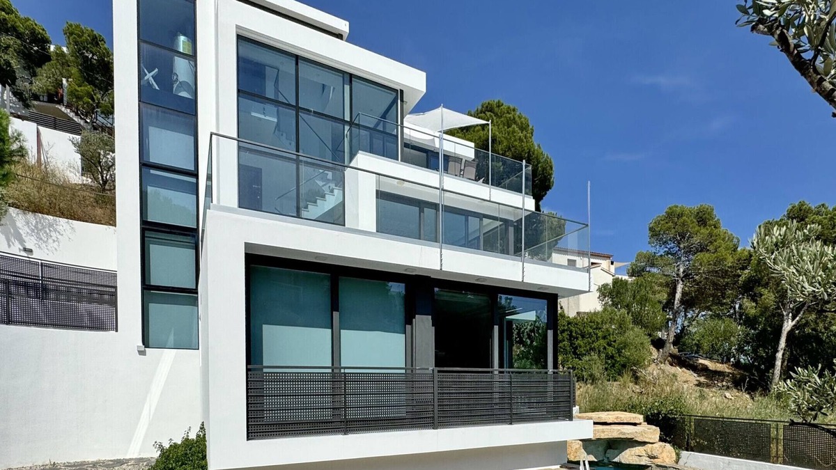 Llanca Villa | WELCS VILLA DE LUJO 176 EMP con piscina privada