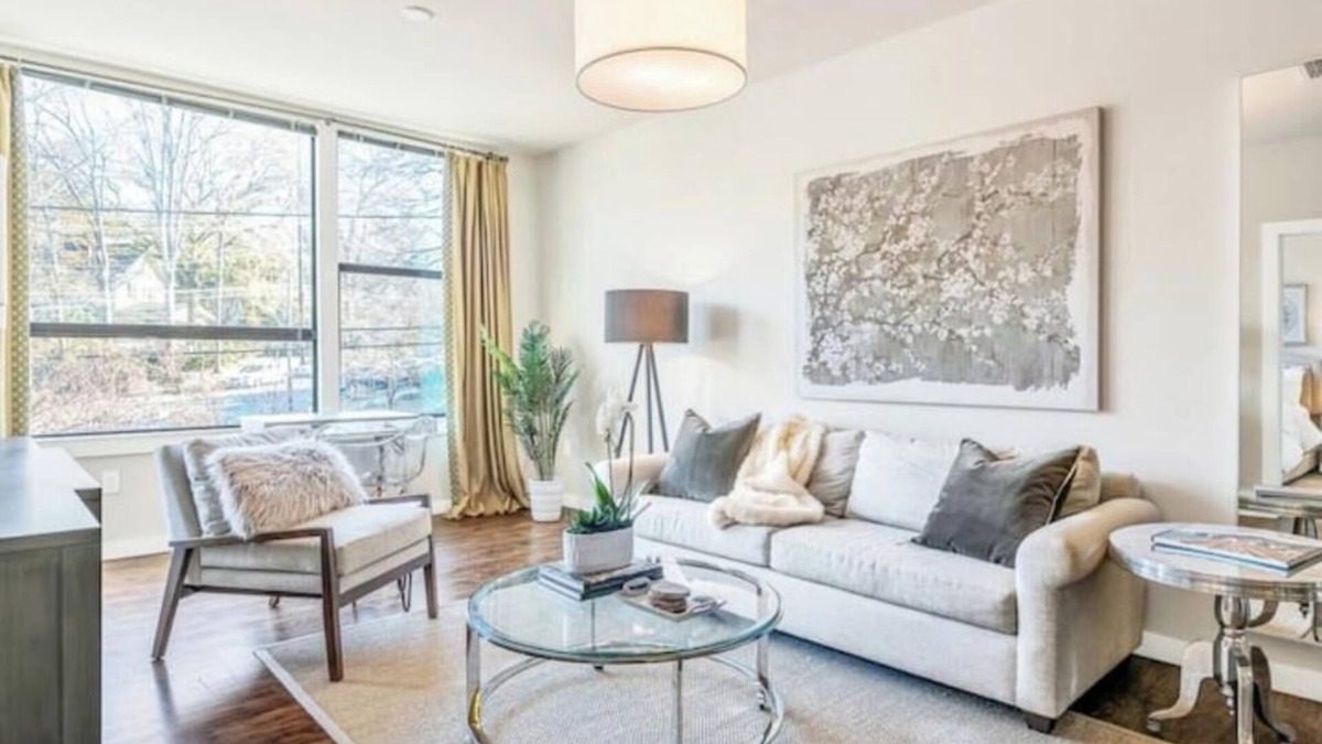 Poncey-Highland Apartment | Well appointed apartment w/full gym & gated parking in the heart of Inman Park!