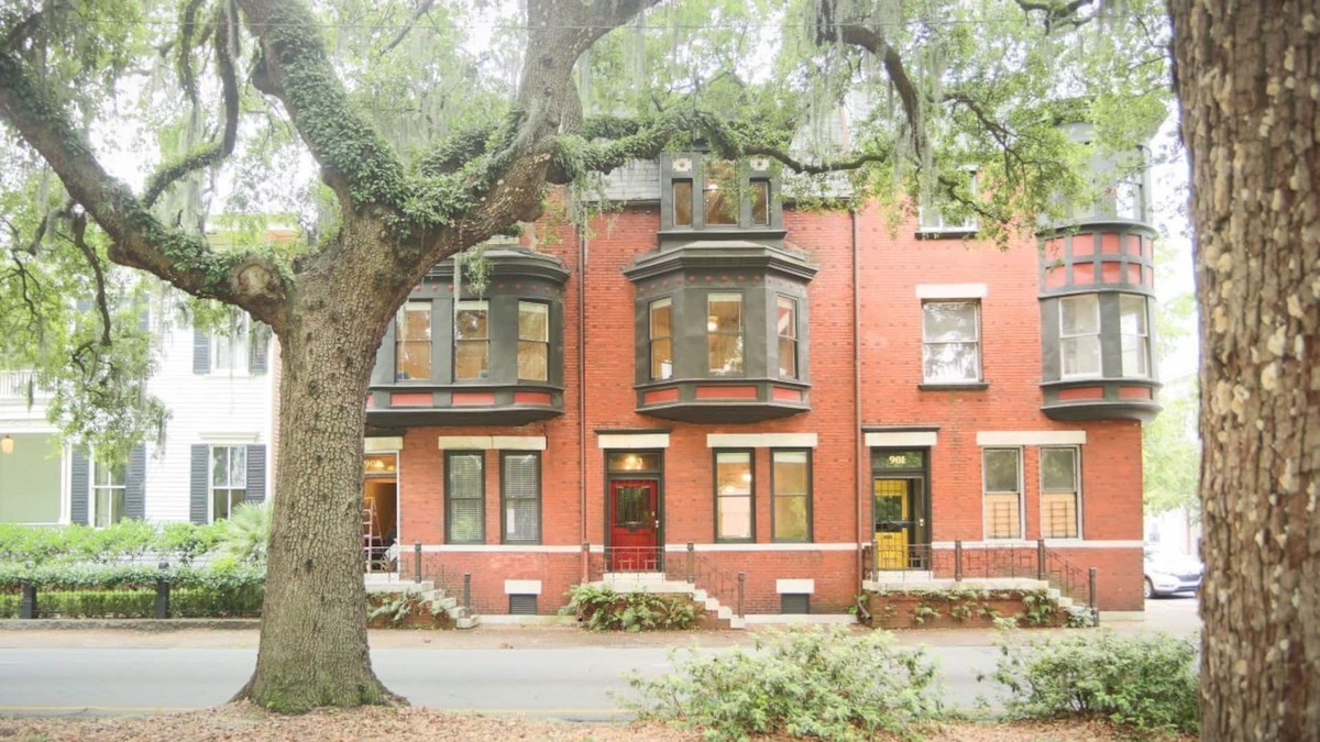Savannah Victorian District House | Well Appointed Row Home Overlooking Forsyth Park by Lucky Savannah