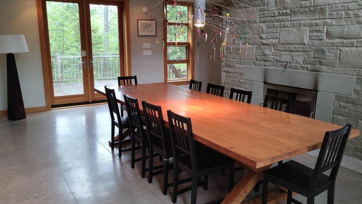 Amherst House | Well appointed, waterfront home.