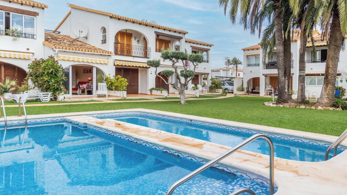 Denia Apartment | "Well-equipped 1 Bed Bungalow" with Mountain View, Pool, Wi-Fi & Terrace