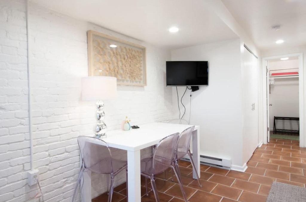 Logan Circle Apartment | WELL-EQUIPPED STUDIO APT - WALK TO METRO SUBWAY