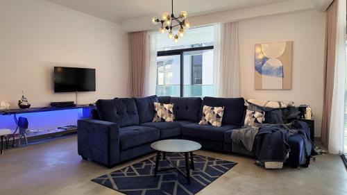 Al Mankhool Apartment | Well Furnished Apartment