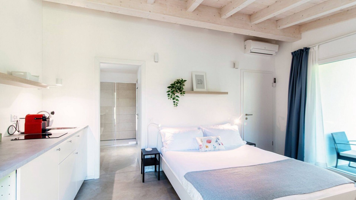 Origlio Apartment | Well-furnished studio apartment with small garden (Le Betulle Studio 4)