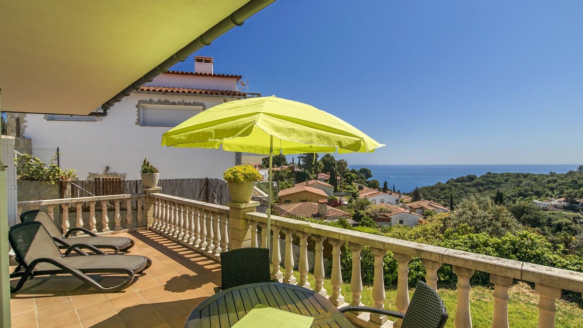 Canyelles House | Well-kept house with wonderful sea views and communal pool