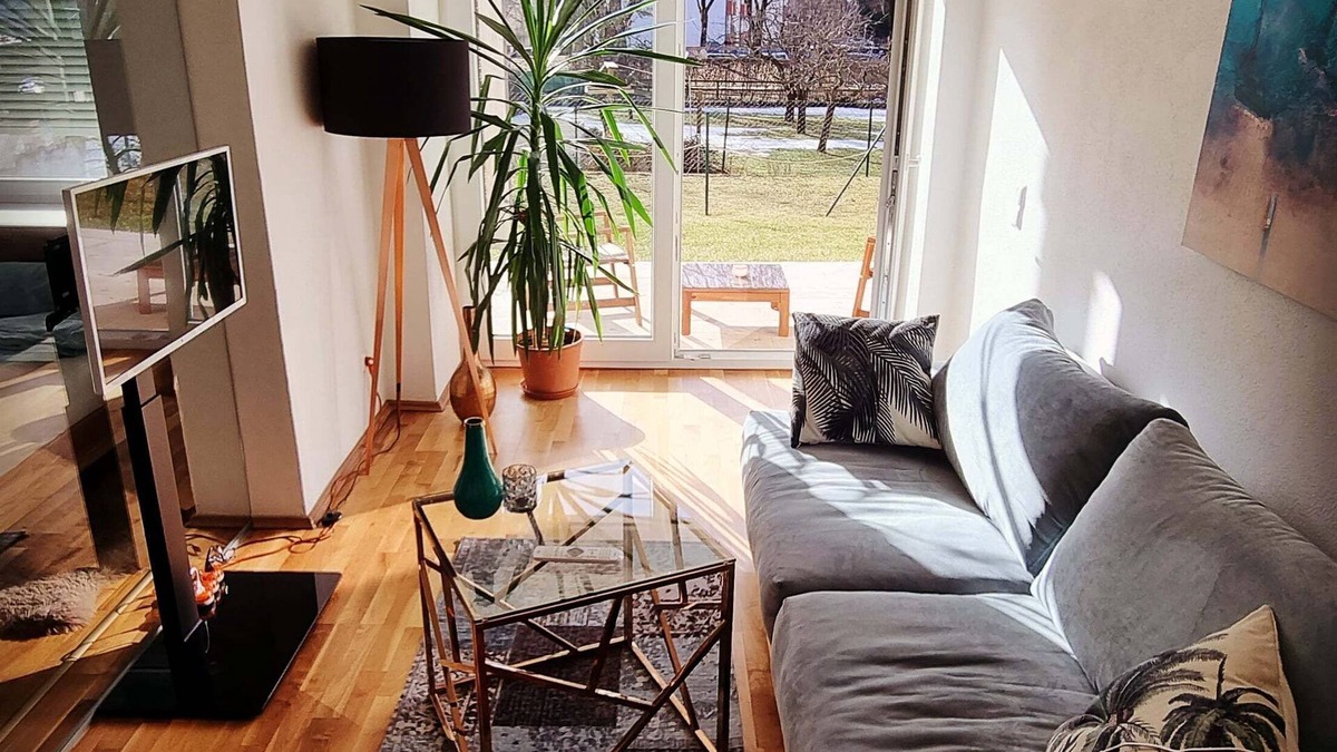 Klagenfurt am Woerthersee Apartment | Well-maintained design apartment in a villa location
