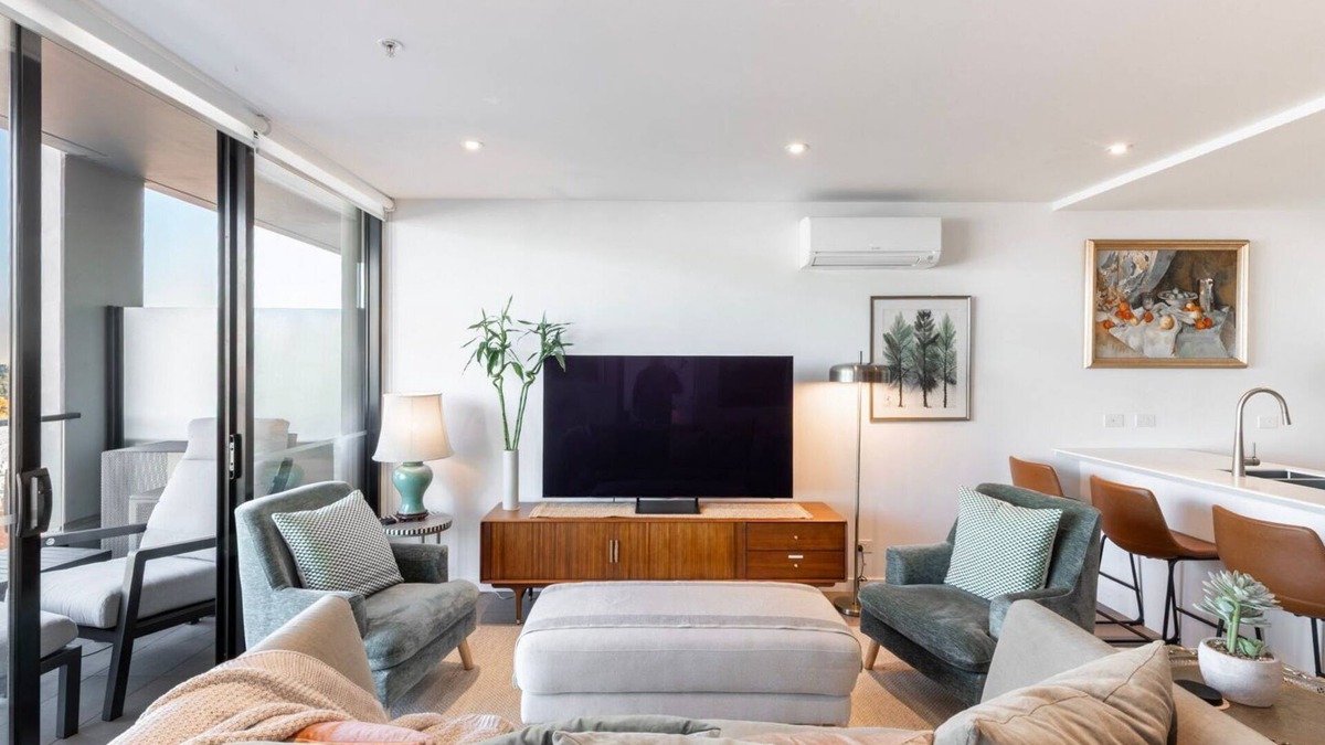Moonee Ponds Apartment | Wellness and Style - 2BR Apartment with Pool, Hot Tub and Gym