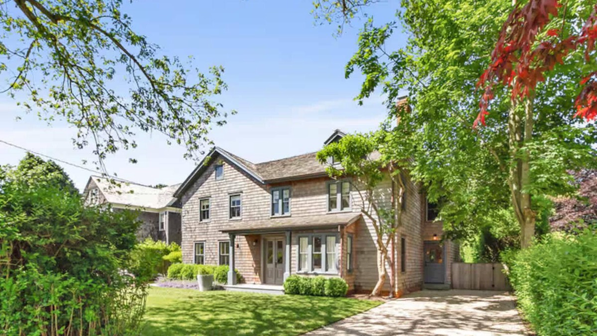 Amagansett House | Wells Villa by Rove Travel - Family Home with Pool & Sauna