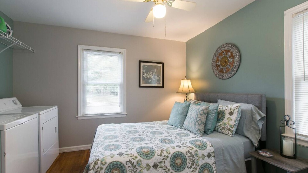 Oakley House | Wentworth Cottage 2 Miles From Biltmore Estate