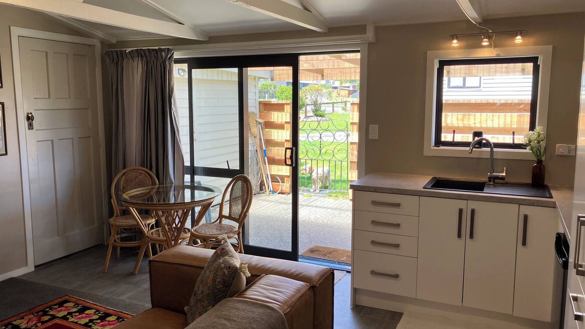 Ross Cottage | West Coast centrally located. 1 hour Greymouth north, Franz Josef 11/2 hr.south