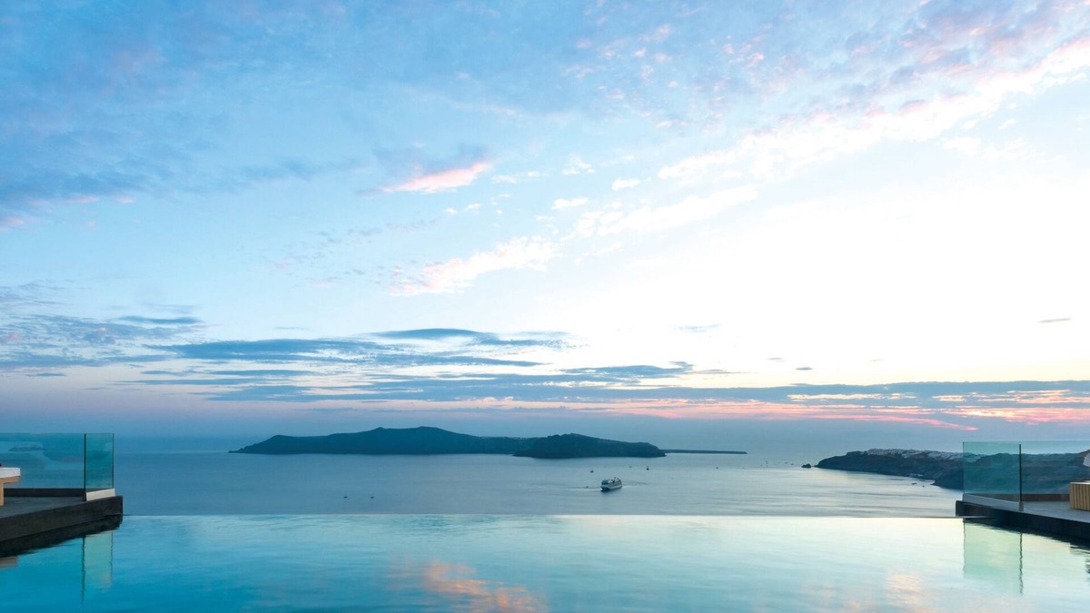 Imerovigli Hotel | West East Suites
