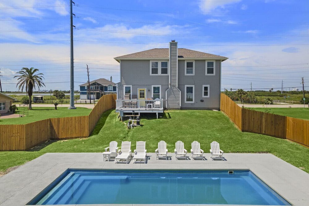 Galveston House | West Galveston Home, Minutes from the Beach