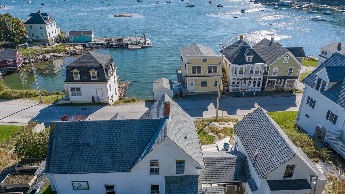 Stonington House | West Harbor Nest- Oceanfront Apartment