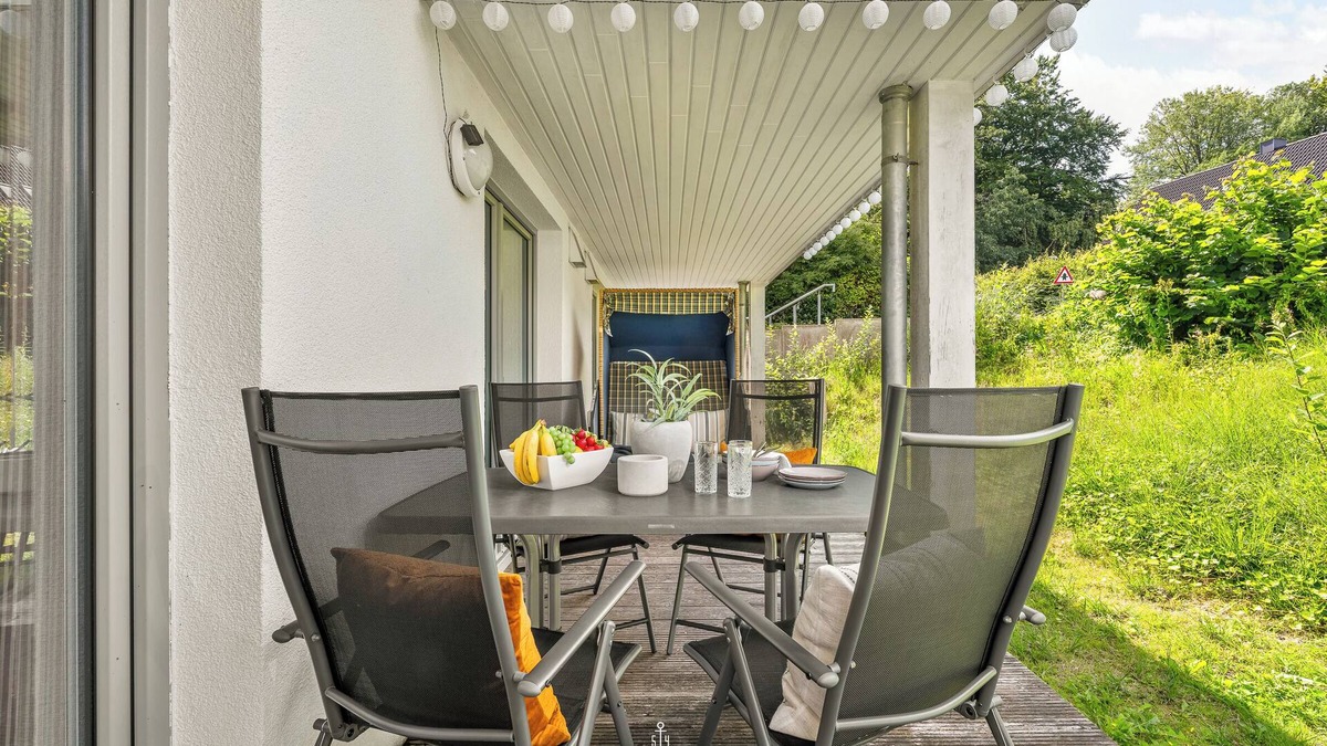 Murwik Apartment | West Indies - close to the beach, terrace WLAN, parking space, washing machine