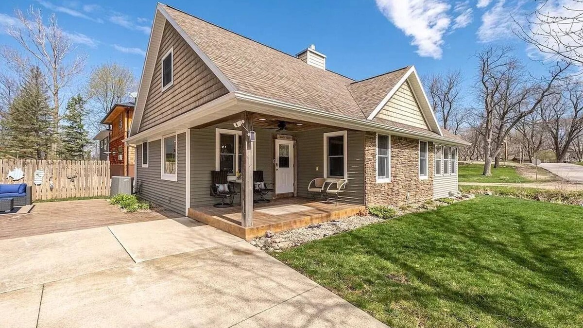 Spirit Lake House | West Lake Escape! Spacious Home 1 Block From Lake