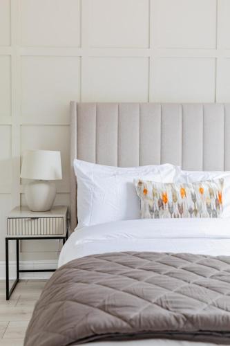 Hounslow Central Apartment | West London - Easy London Underground Access