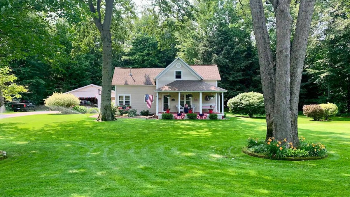 Montague House | West Michigan Relaxation Station