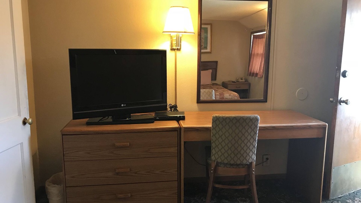 Freeport Hotel | West Motel