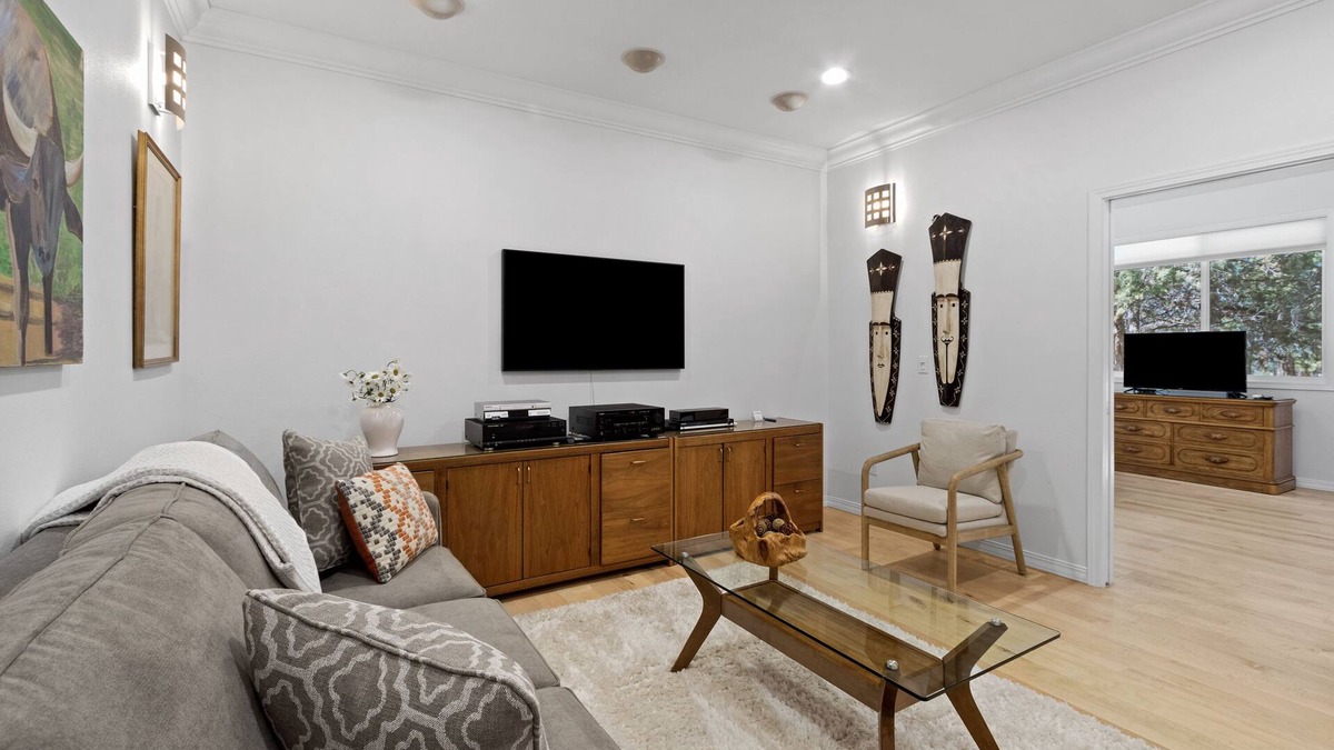 Bend House | West side Oasis in Bend near Shevlin Park, beautiful, manicured acreage