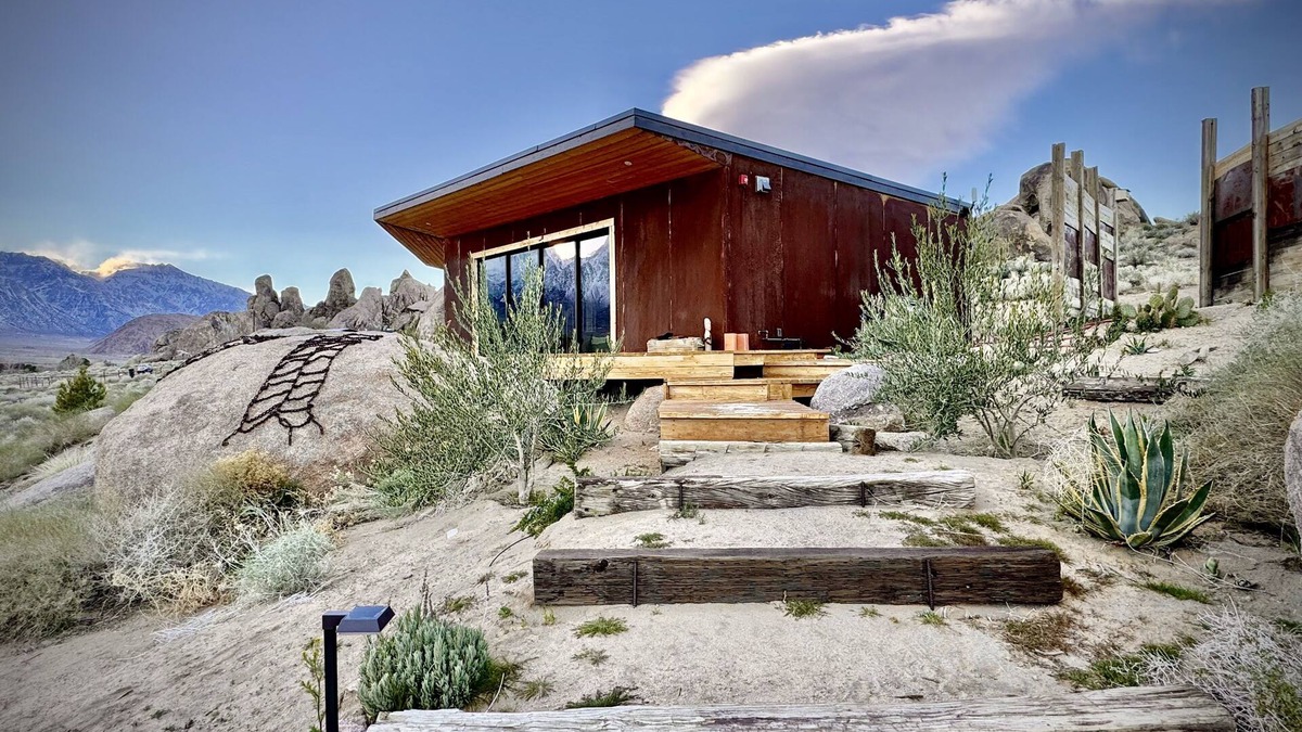 Lone Pine Condo | West Wind, cabin with breathtaking vieuws