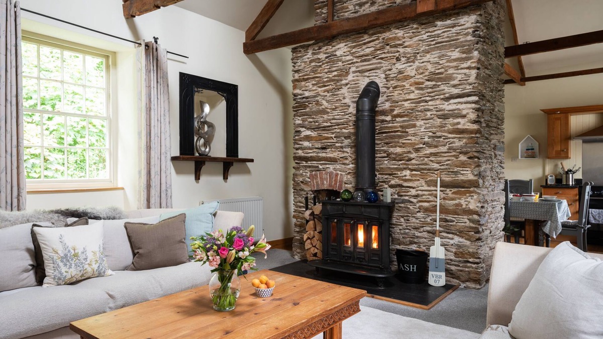 Kingsbridge Cottage | West Wing - a cottage that sleeps 6 guests in 3 bedrooms