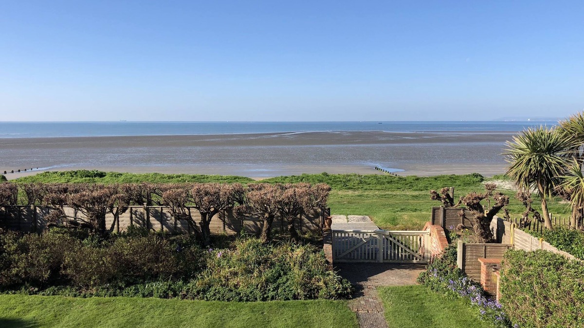 West Wittering House | West Wittering Beach House. Direct beach access.