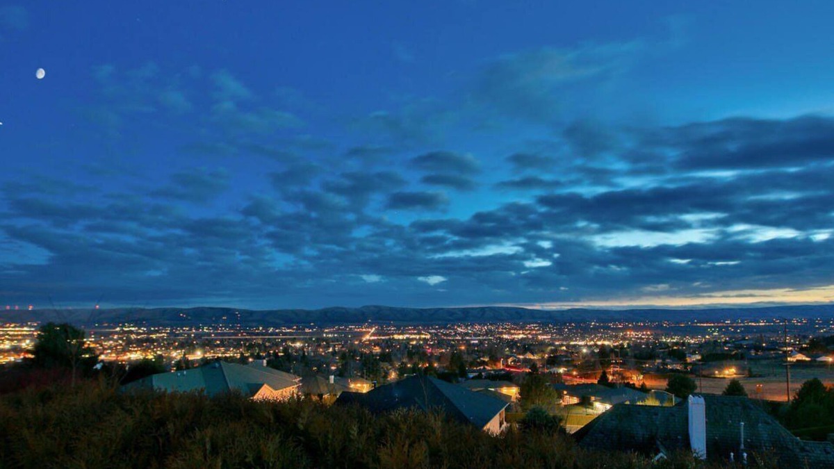 Yakima House | West Yakima - Clean - Safe - Netflix - 808 - ONWU-LLC, Great location to begin your adventure.
