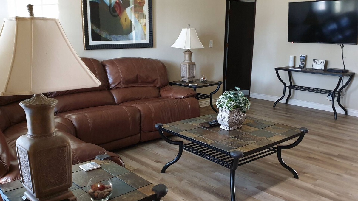 Yakima House | West Yakima - Clean - Safe - Netflix - 4803 - ONWU-LLC