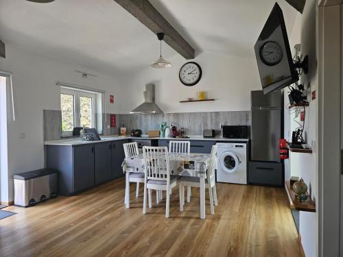 Faja Grande Apartment | WestCanyon Apartments