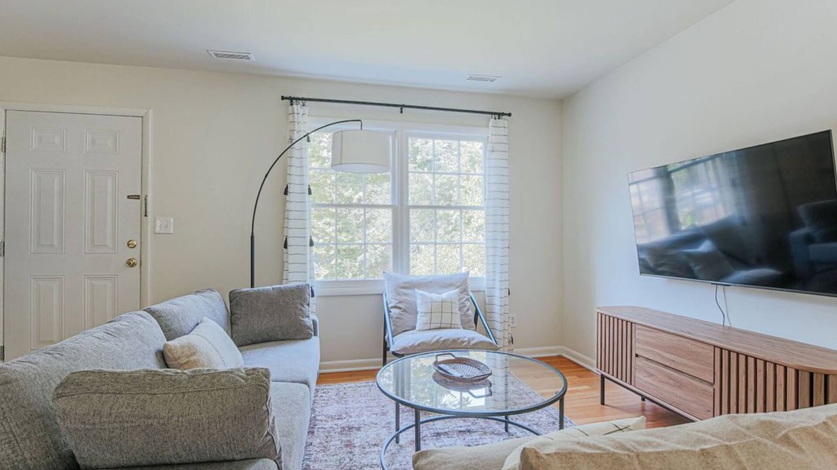 Jefferson Park Avenue House | Westerly Haven A: Walk to Scott Stadium!