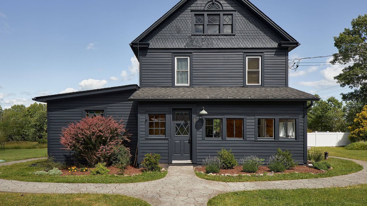 Cochecton House | Western Catskills Farmhouse with pool