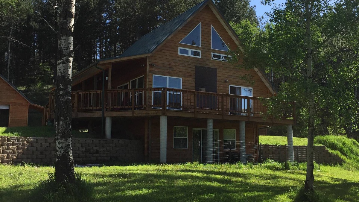 Newcastle Cabin | Western gateway to the Black Hills-Snowmobiling, skiing, hunting, and fishing!
