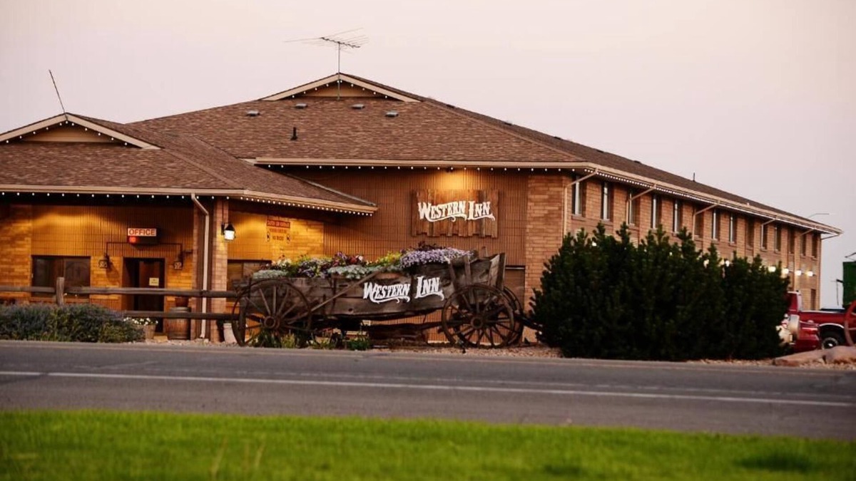 Tremonton Hotel | Western Inn