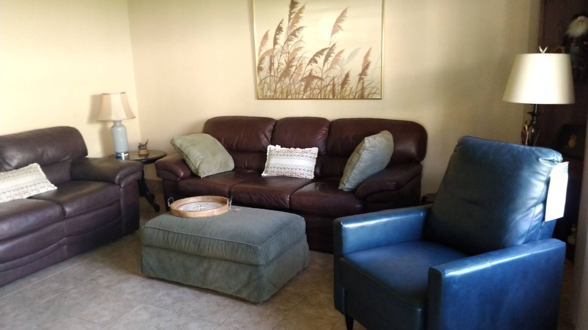 Oroville House | Western Theme with complimentary bottle of wine