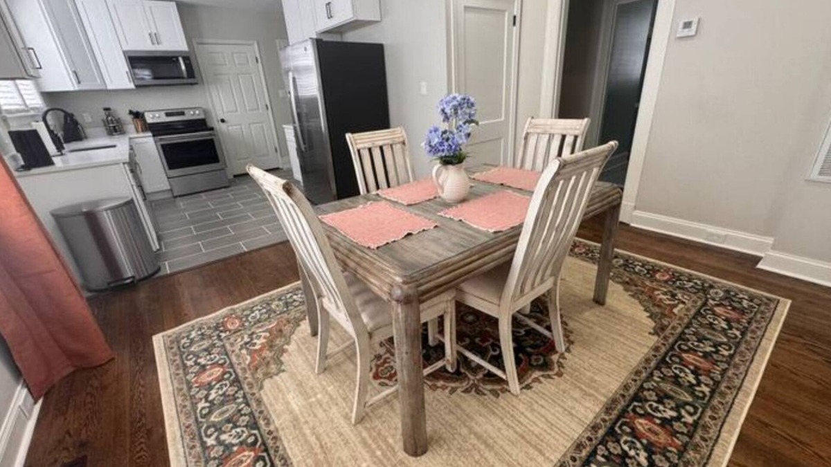 Danville House | Westhampton Retreat - 2bd/1bath