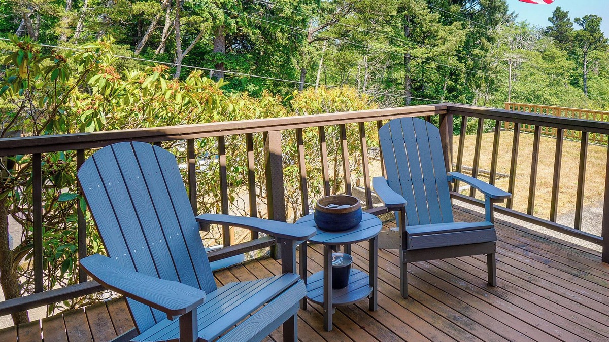 Westport Cottage | Westport Retreat w/Pool Table: Walk to State Park