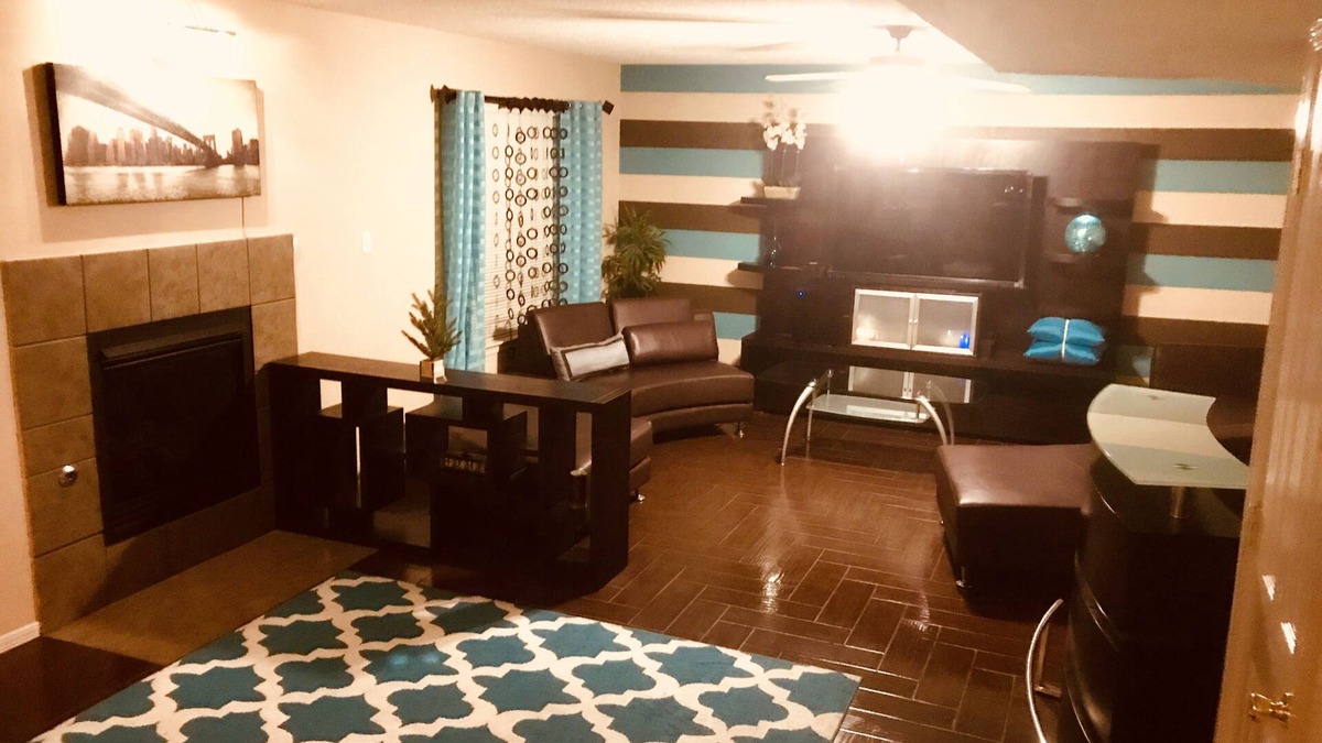 El Paso House | Westside El Paso Beautiful Big House lots of Perks contemporary nice Backyard