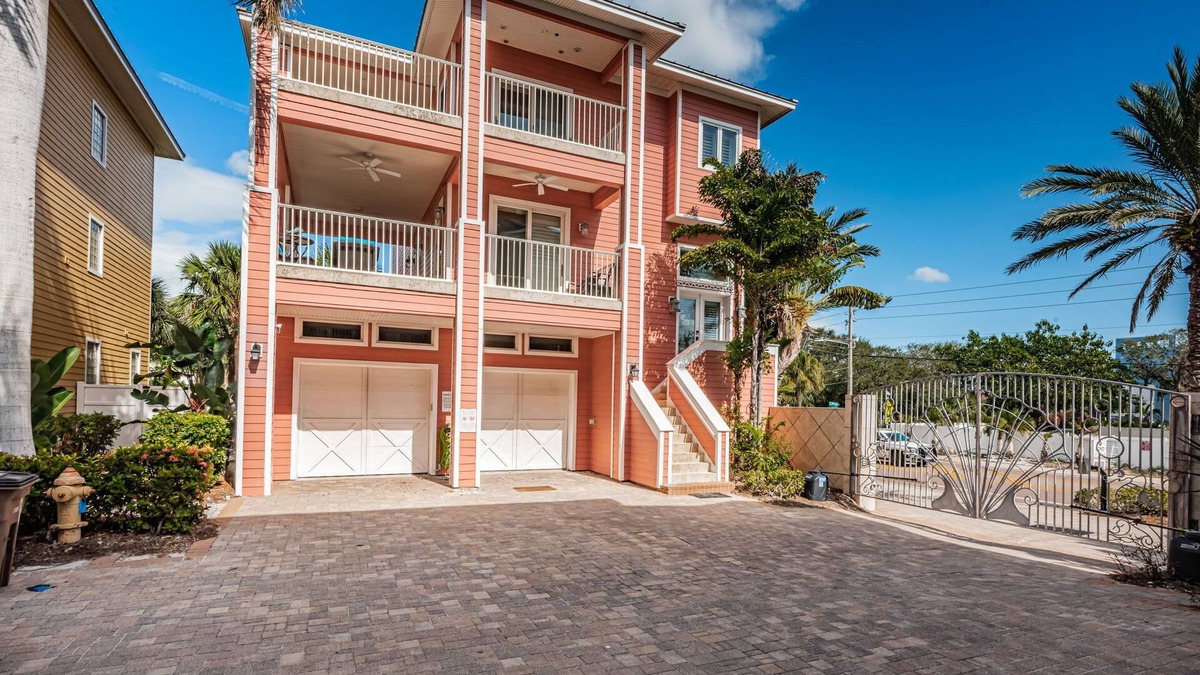 Indian Rocks Beach House | Westwinds Paradise | Private Pool | Steps from the sand