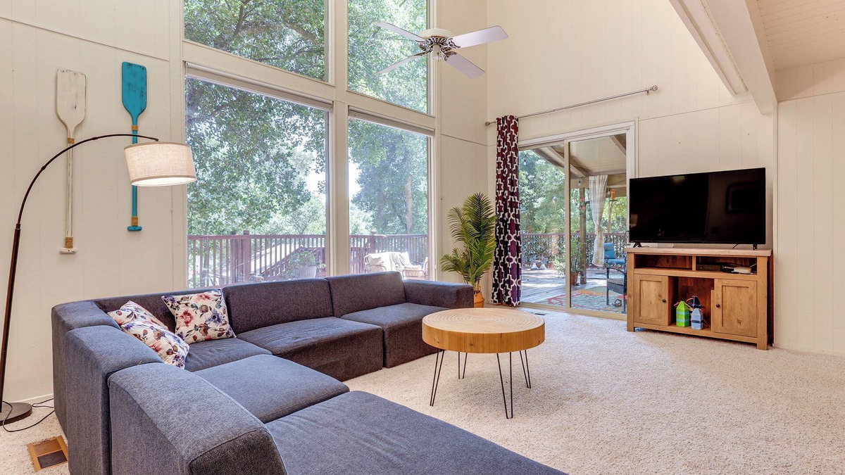 Kelseyville House | WFH-Friendly Retreat < 1 Mi to Clear Lake!