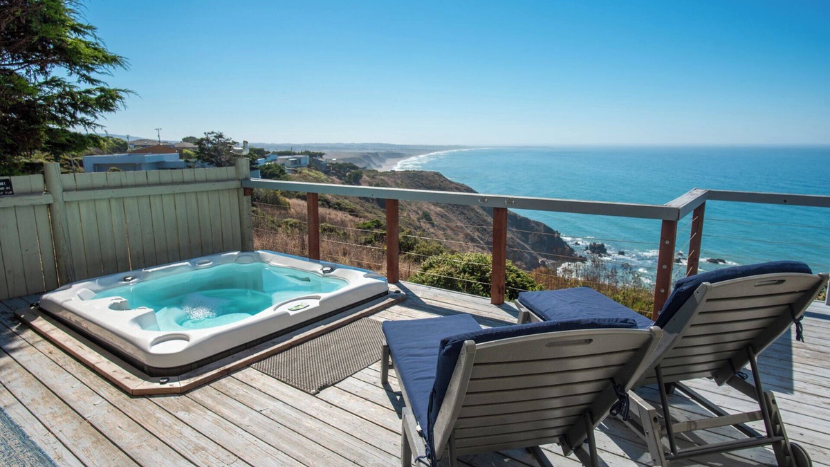Manchester House | Whale Watchers Bluff - Amazing Panoramic Views!
