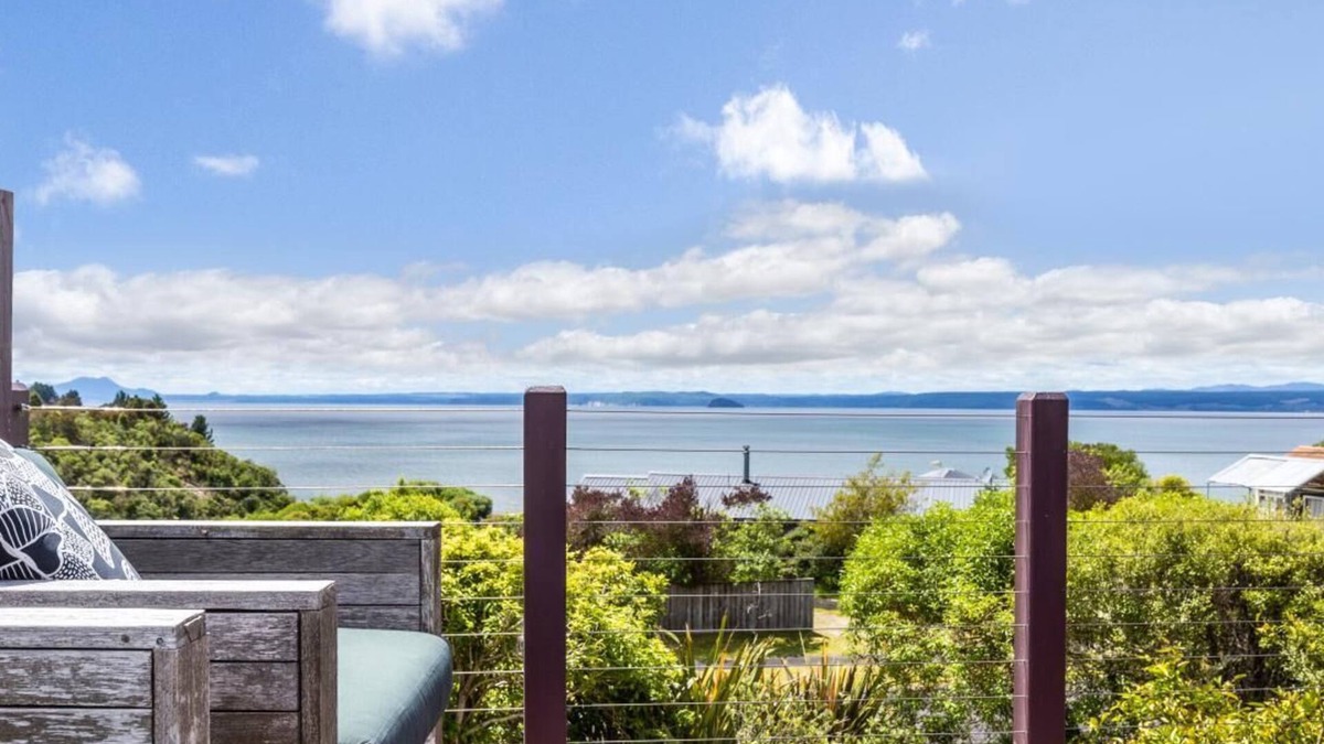 Whareroa Village House | Whareroa Waterview Retreat